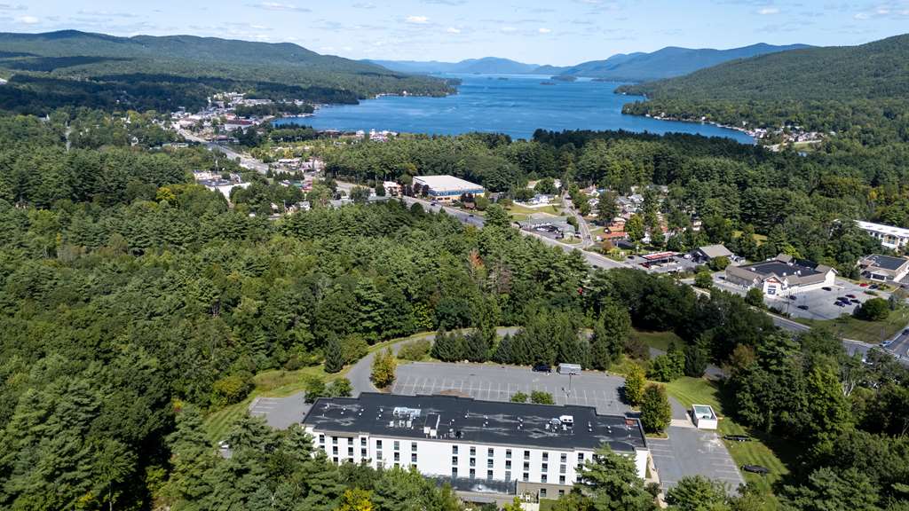 Best Western Lake George Inn — value family hotel near the Lake George Village strip