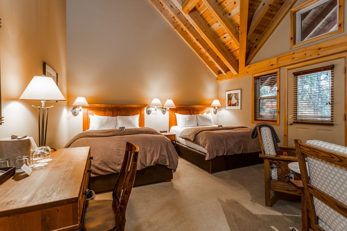 Buffalo Mountain Lodge — Banff — additional view 2