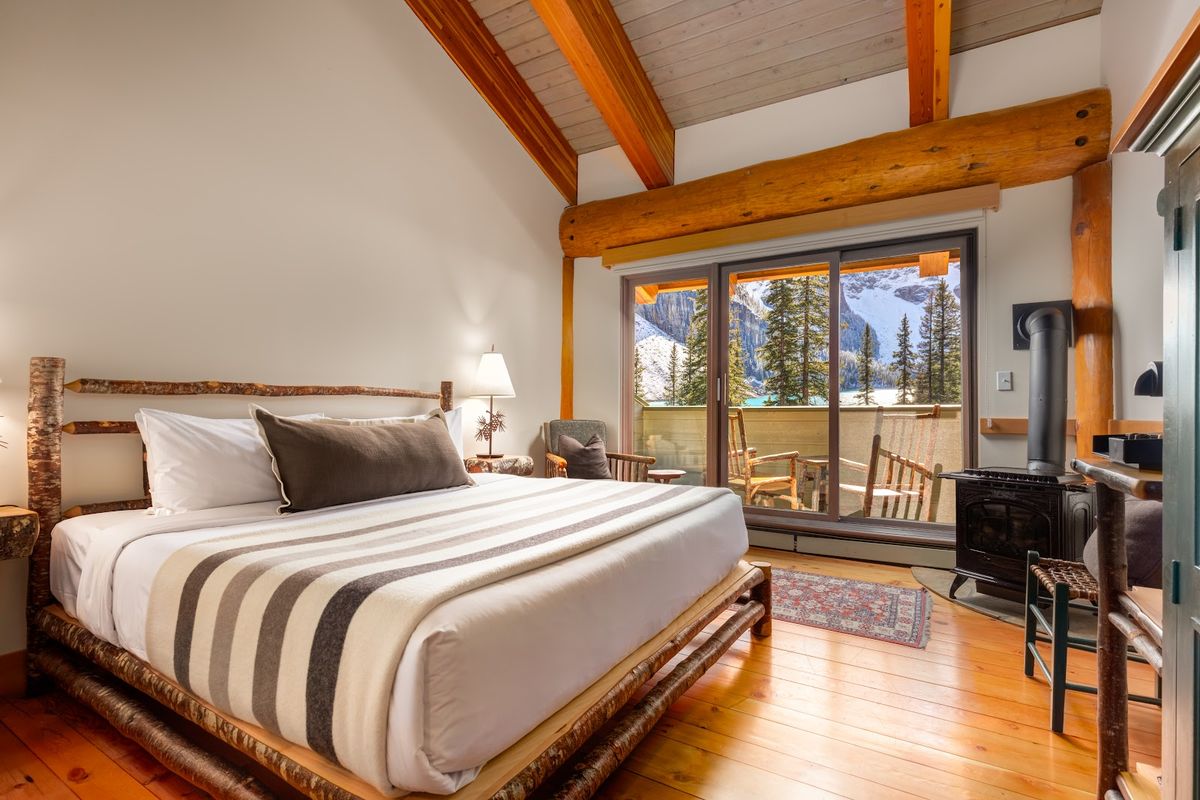 Moraine Lake Lodge — Lake Louise — additional view 2