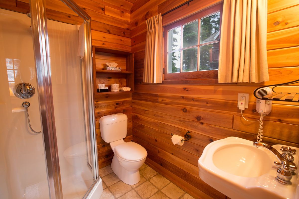 Paradise Lodge & Bungalows — Lake Louise — additional view 3