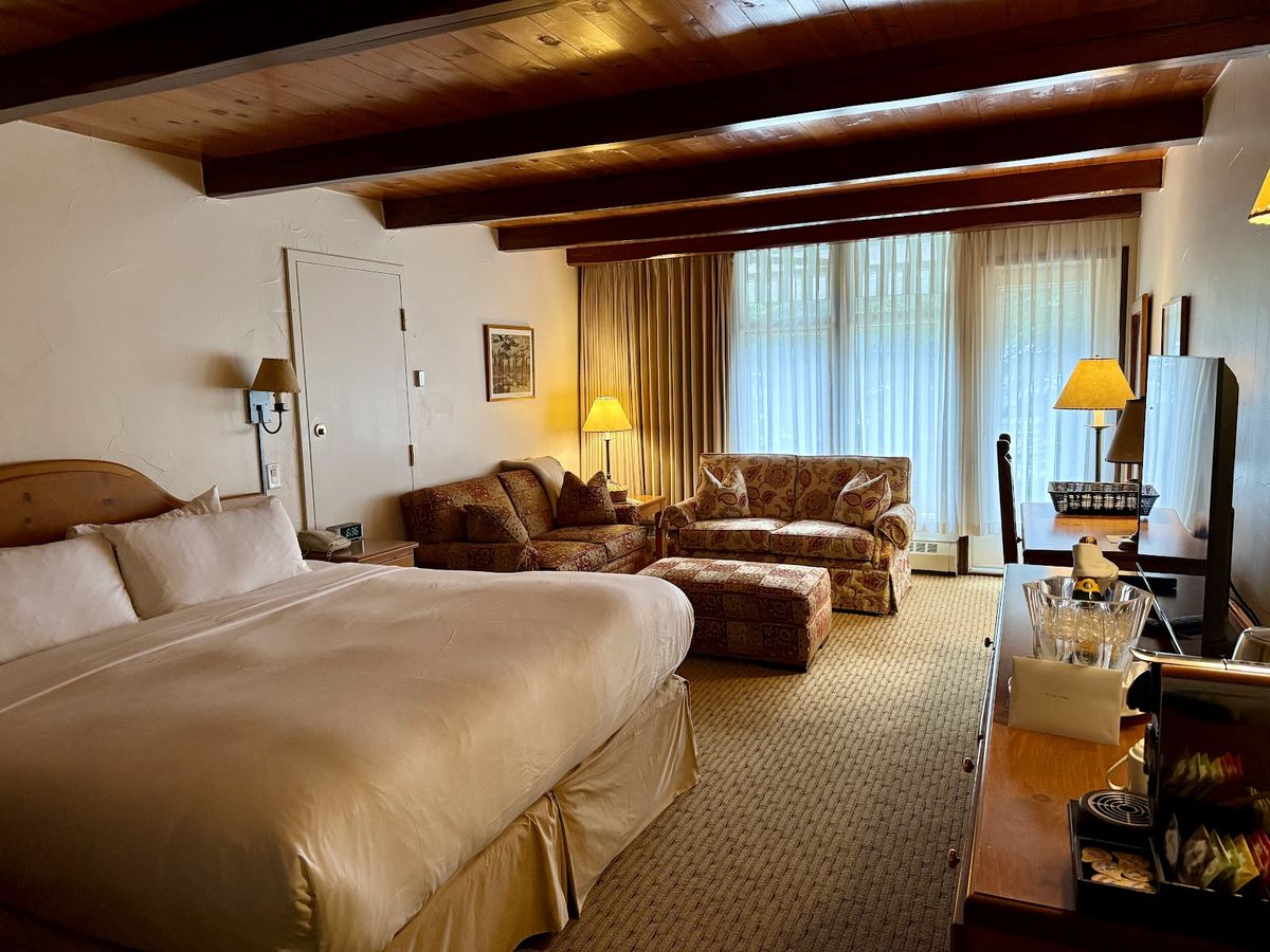 Post Hotel & Spa — Lake Louise — additional view 2