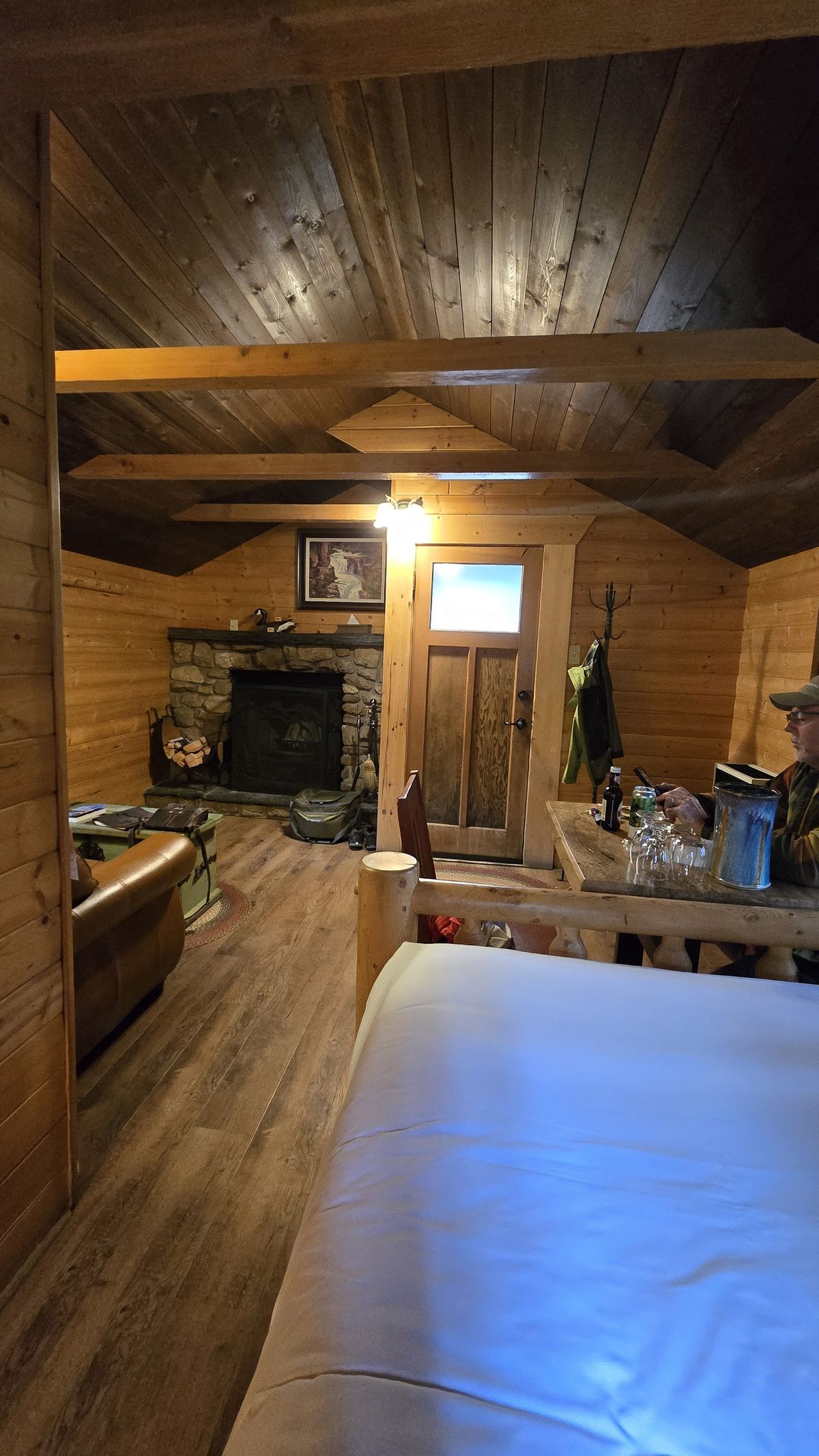 Storm Mountain Lodge — Banff National Park — additional view 3