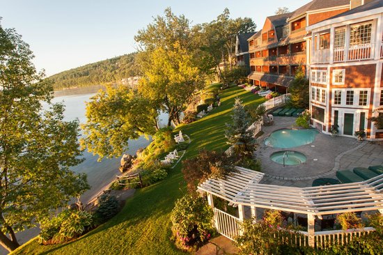 Mill Falls at the Lake — flagship Meredith resort hotel on Lake Winnipesaukee