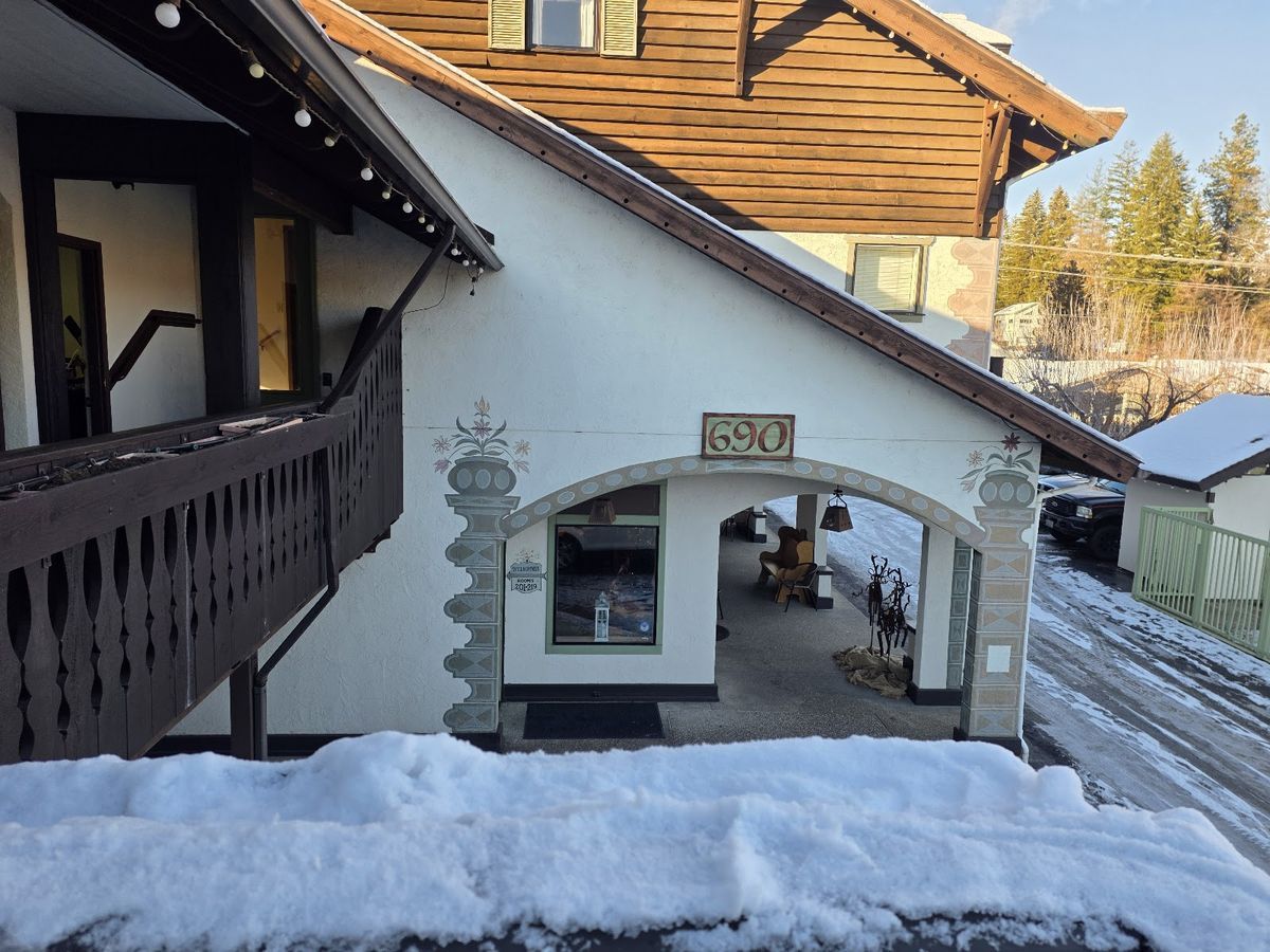 Mountain Home Lodge Leavenworth — secluded boutique lodge in the Cascades with mountain meadow views