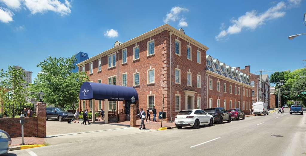 Embassy Suites by Hilton Lexington Green — all-suite hotel in Tates Creek shopping district