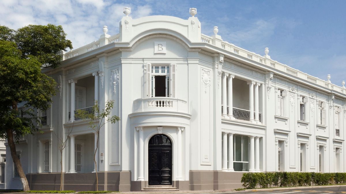 JW Marriott Hotel Lima Peru — 300 rooms five-star with Pacific Ocean views in Miraflores