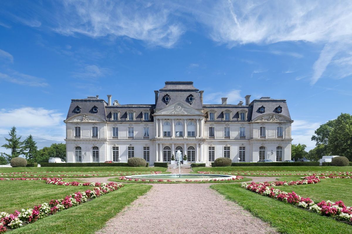 Les Hautes Roches — boutique 14 room troglodyte cave luxury hotel carved into Loire cliff face