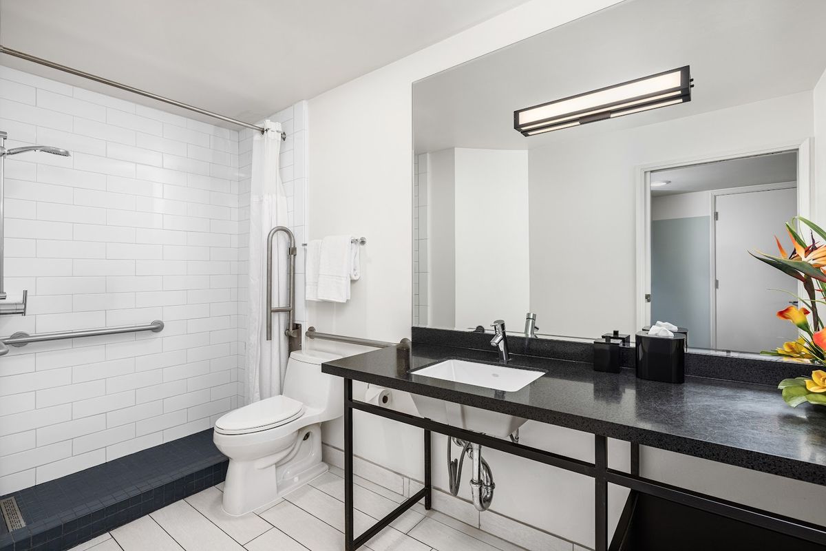 Hotel Erwin — Los Angeles — additional view 4