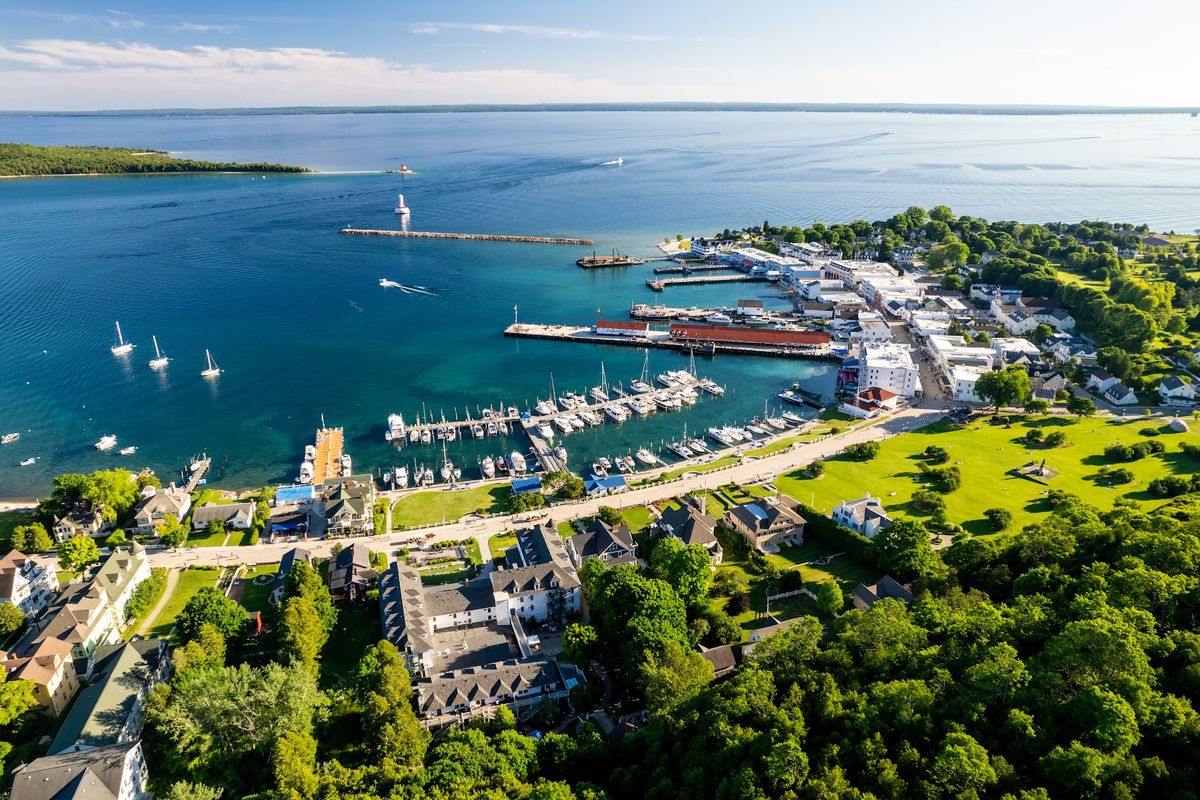 The Inn on Mackinac — Victorian boutique B&B with painted-lady façade in seven colours, downtown Mackinac Island