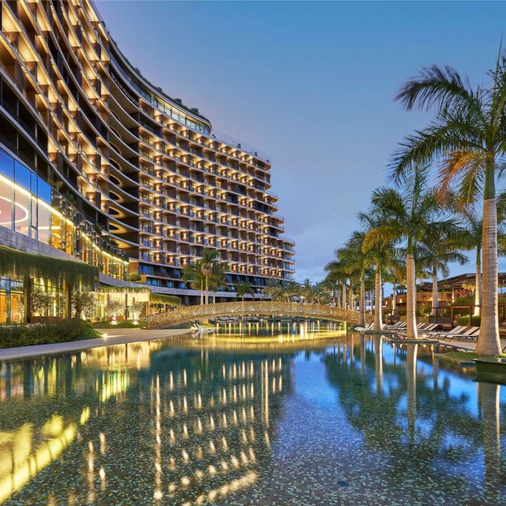 The Cliff Bay Madeira — luxury hotel with 198 rooms on Funchal clifftop with Michelin starred Il Gallo d'Oro