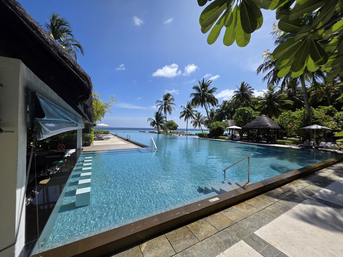 Four Seasons Resort Maldives at Landaa Giraavaru — Maldives — additional view 3