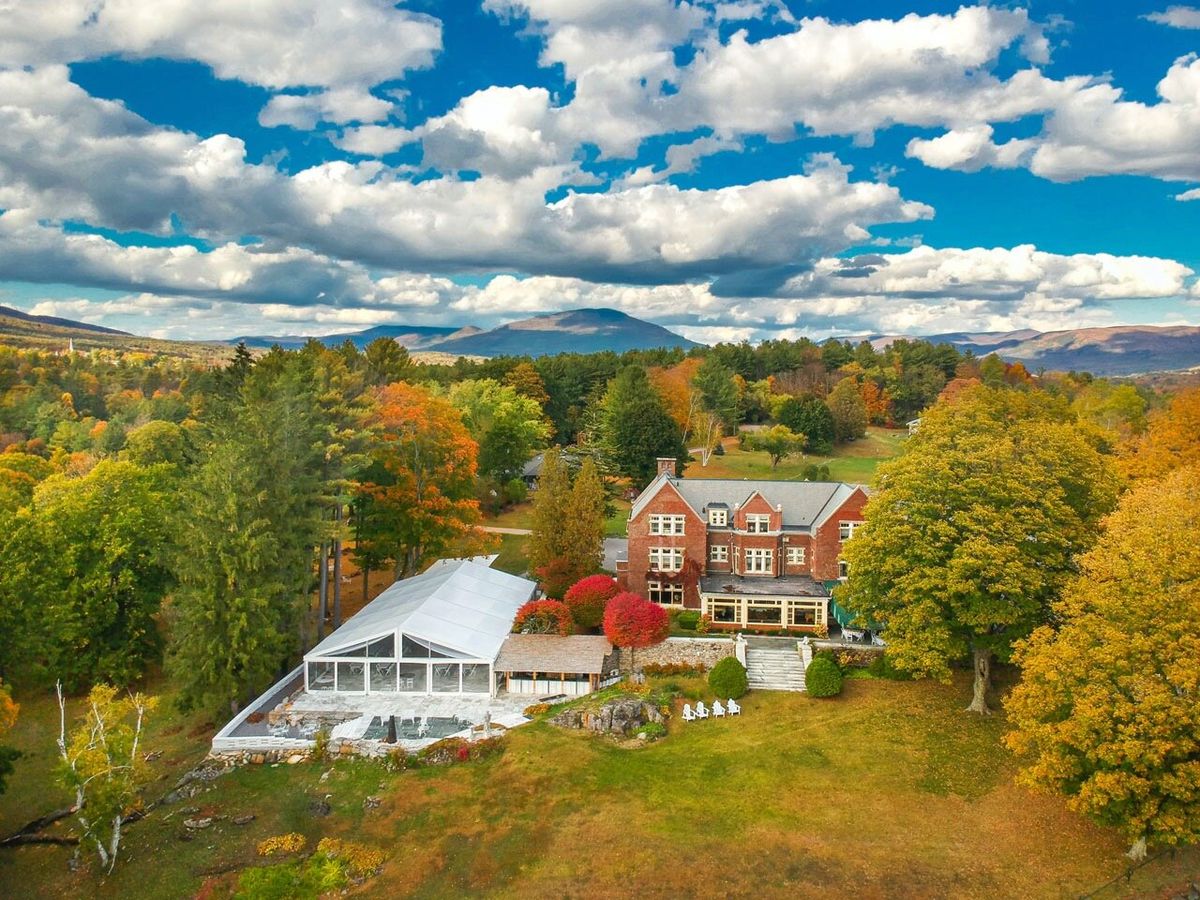 Inn at Ormsby Hill — Federal-period bed and breakfast with mountain views in Manchester Center, Vermont