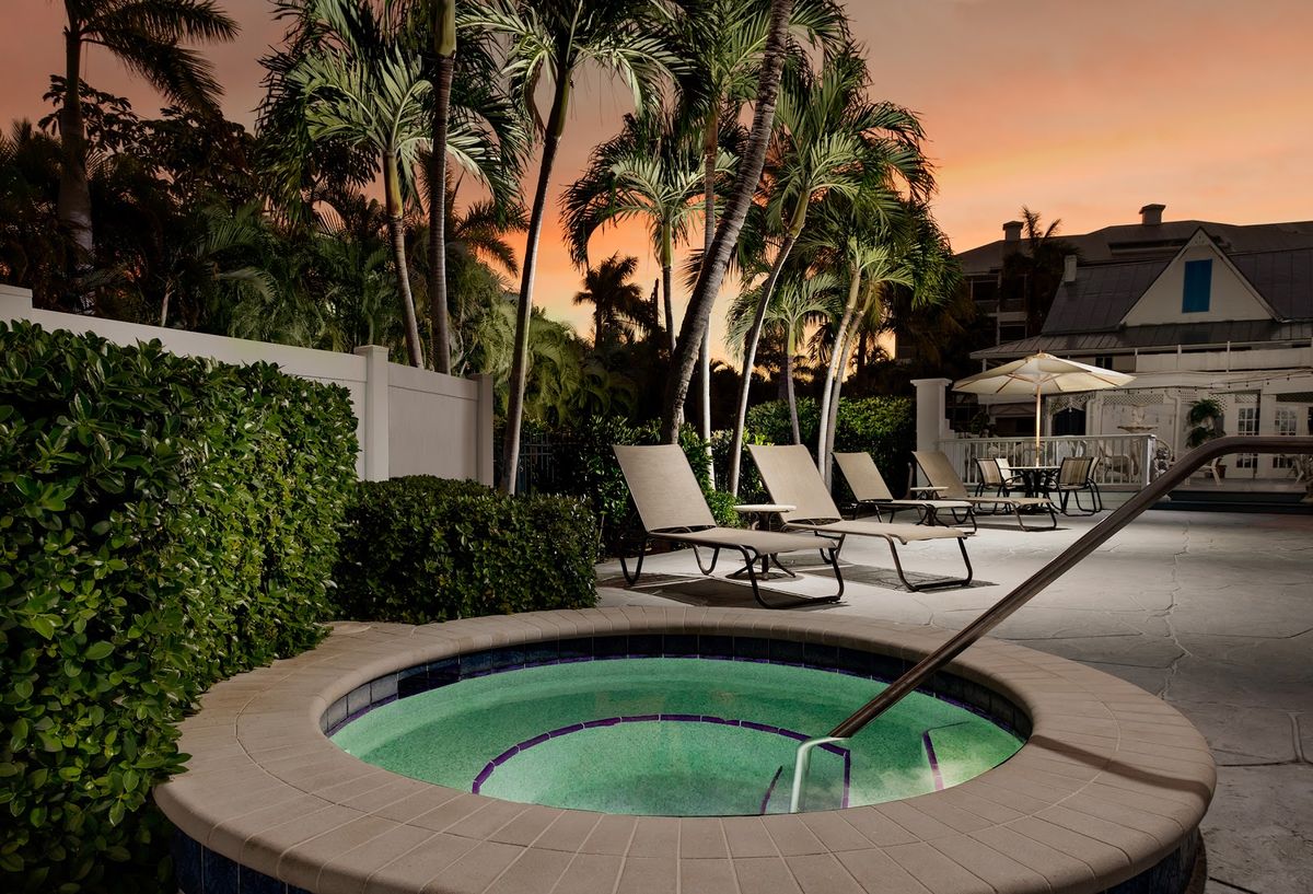Marco Island Lakeside Inn — boutique waterfront inn on freshwater lake, Marco Island Florida