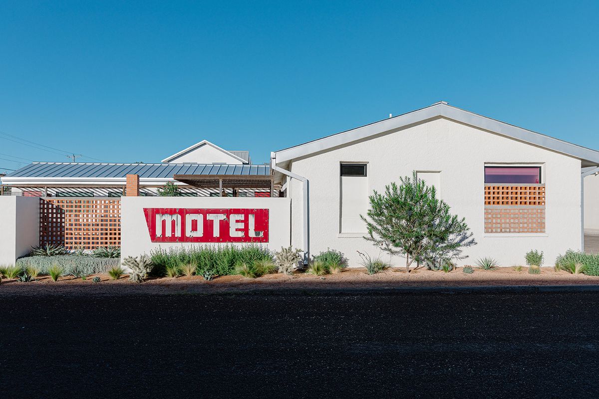 Riata Inn Marfa — modest single-storey roadside inn on the eastern edge of Marfa Texas