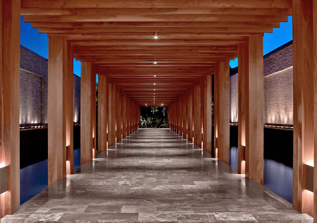 Maui skyline — luxury hotel destination