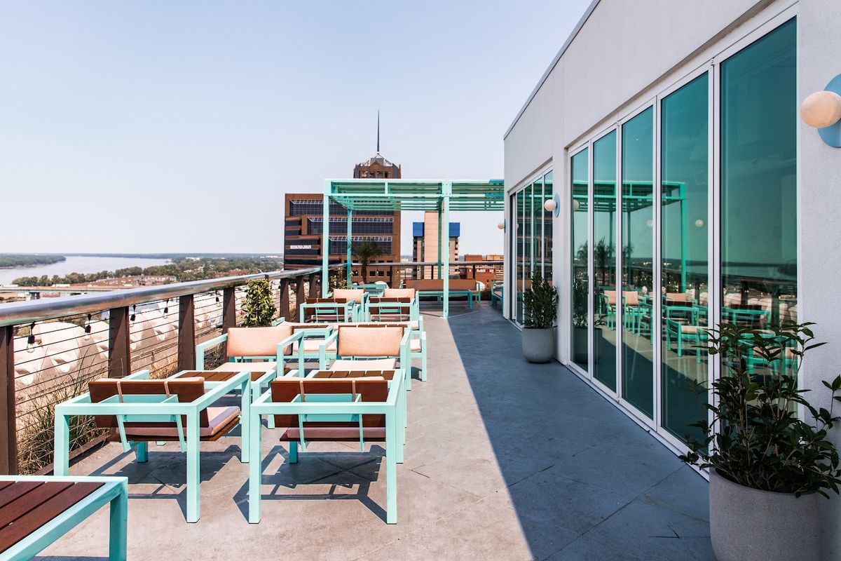 Sheraton Memphis Downtown — large convention hotel near FedExForum, AutoZone Park, and Beale Street