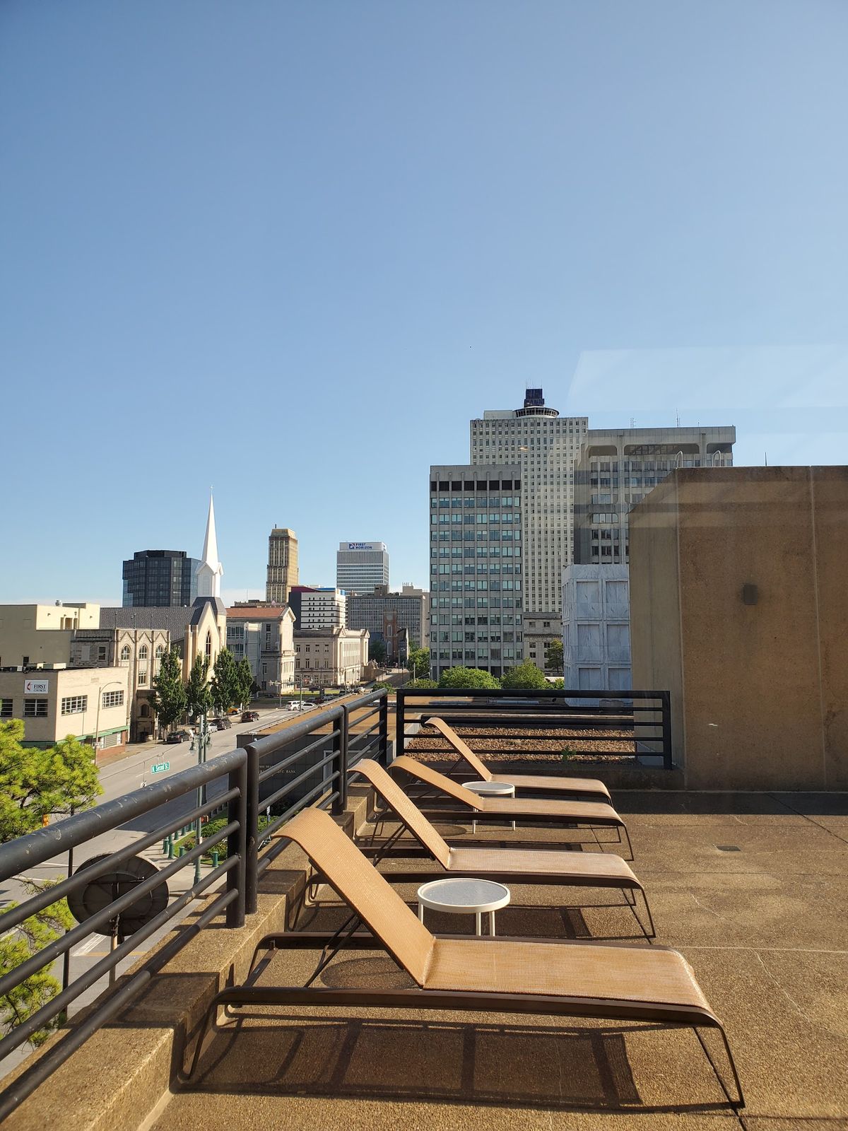 DoubleTree by Hilton Memphis Downtown — corporate hotel near Beale Street and the Memphis convention district