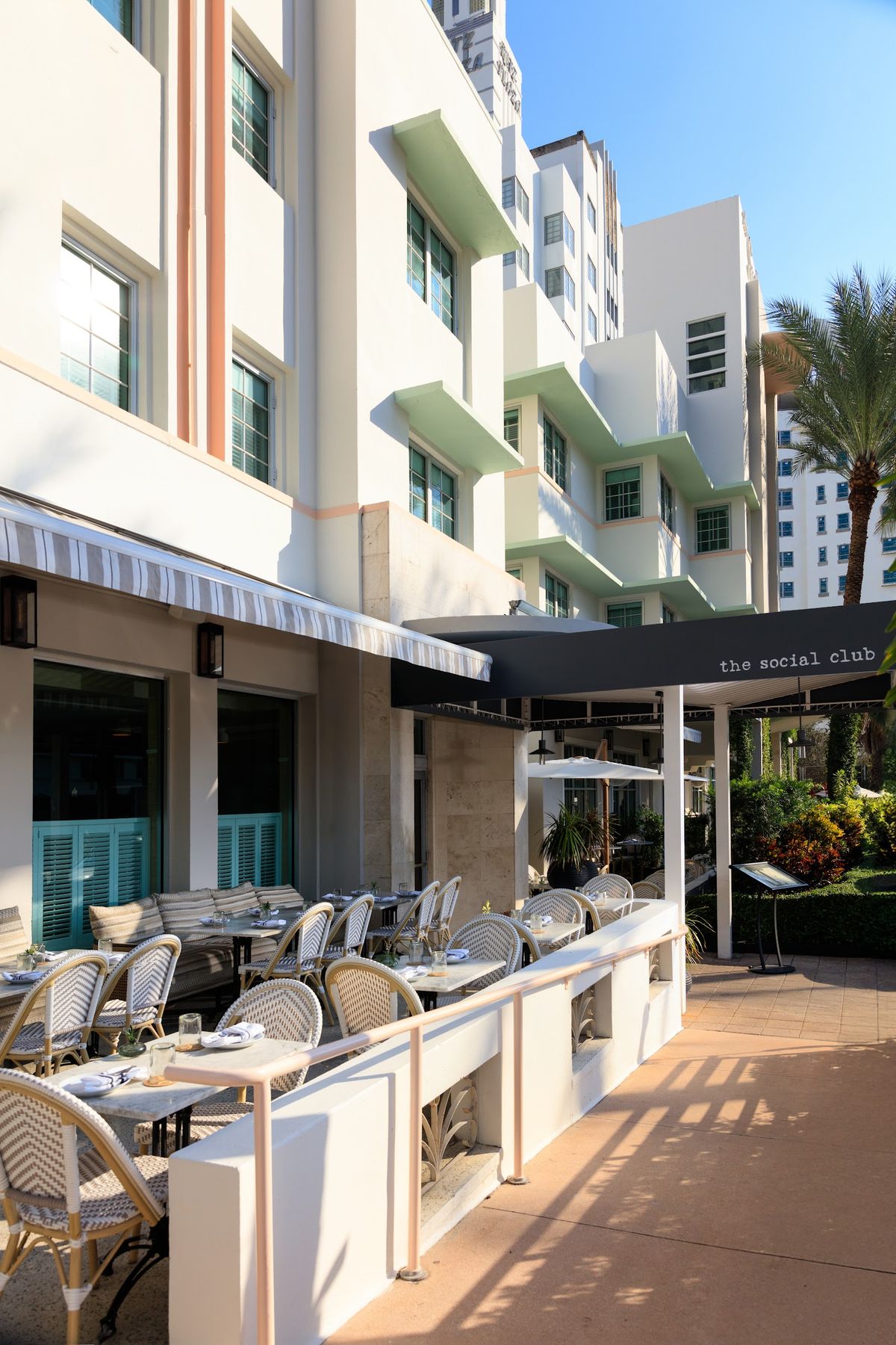 Kimpton Surfcomber Hotel