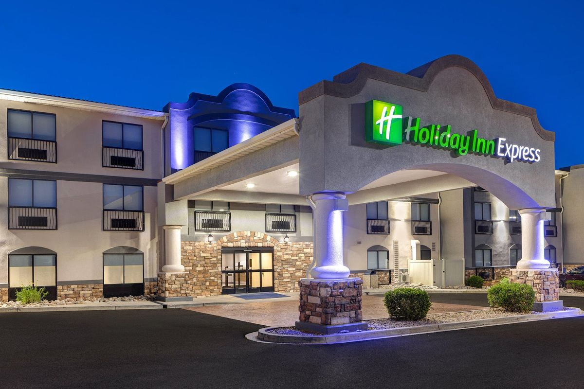 Comfort Suites Moab — all-suite hotel with kitchenettes near Arches National Park entrance