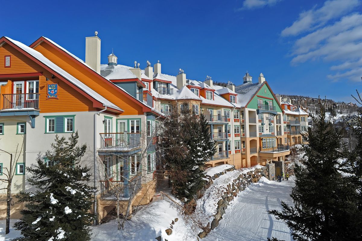 Tour des Voyageurs — village apartments at the heart of Mont-Tremblant pedestrian village