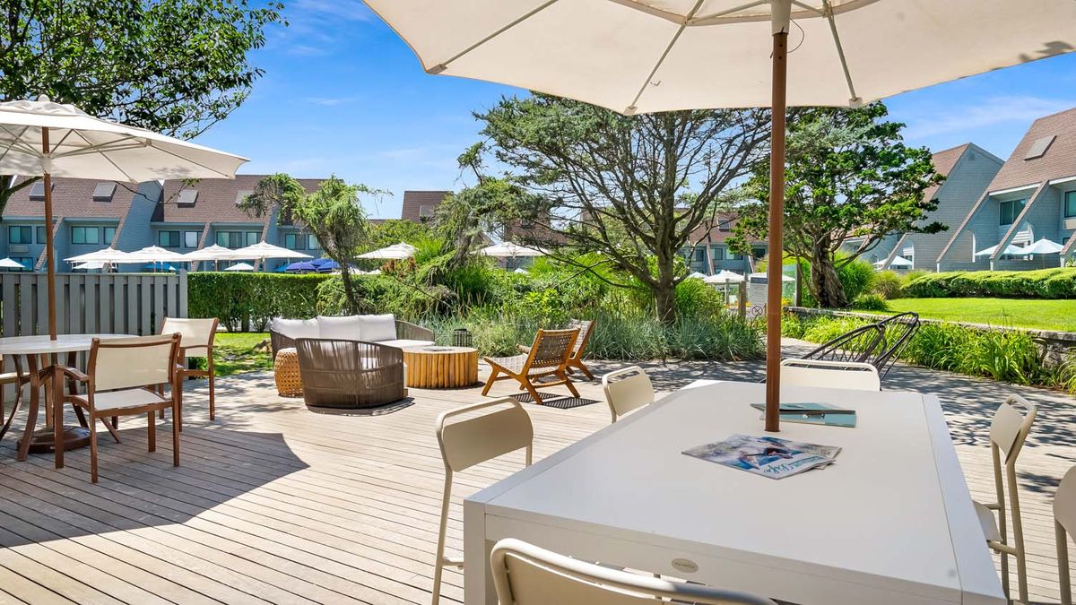 Wave Crest Resort Montauk — oceanfront family resort on Old Montauk Highway near Hither Hills