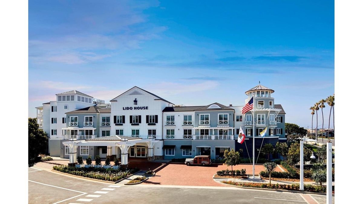 Fashion Island Hotel Newport Beach — contemporary luxury hotel adjacent to Fashion Island shopping center with Pacific views