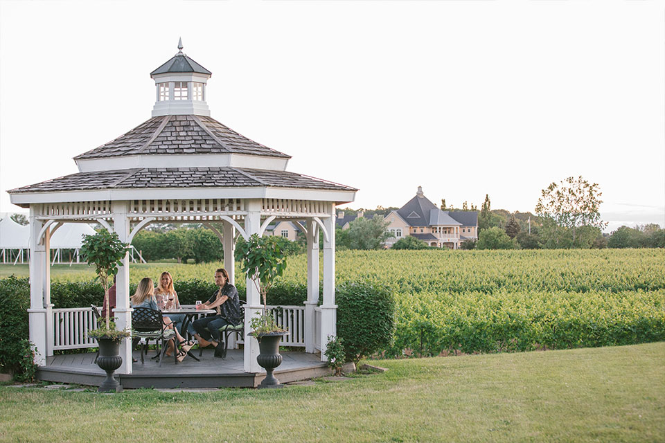 Queen's Landing Hotel Niagara-on-the-Lake — Vintage Hotels riverside hotel overlooking Niagara River and yacht harbour