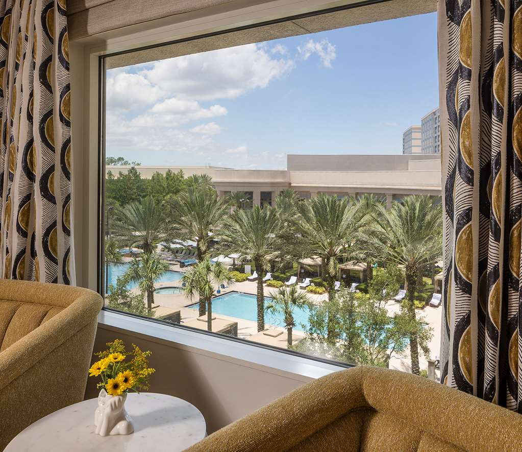 The Ritz-Carlton Orlando, Grande Lakes — Mediterranean palazzo resort and spa