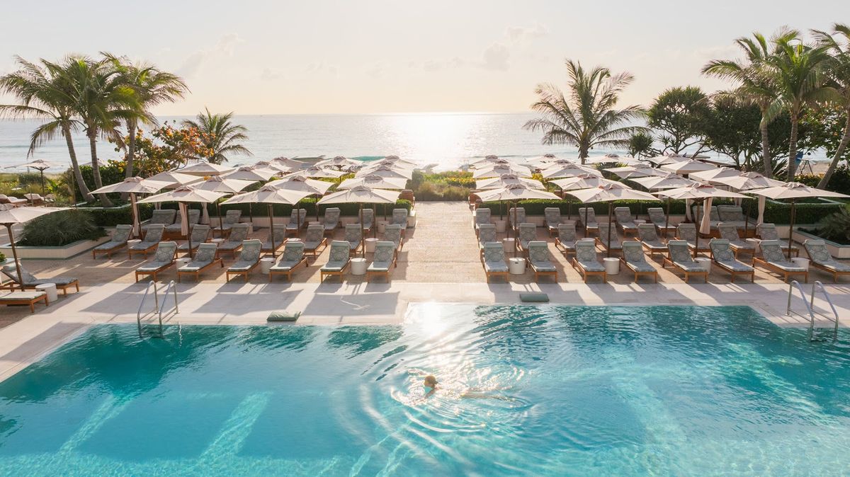 Four Seasons Resort Palm Beach luxury hotel