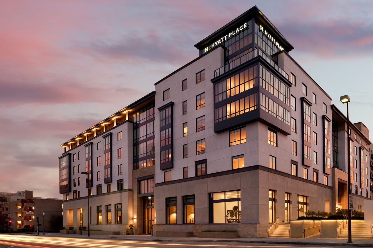 Courtyard by Marriott Pasadena Old Town — business hotel in historic Old Pasadena