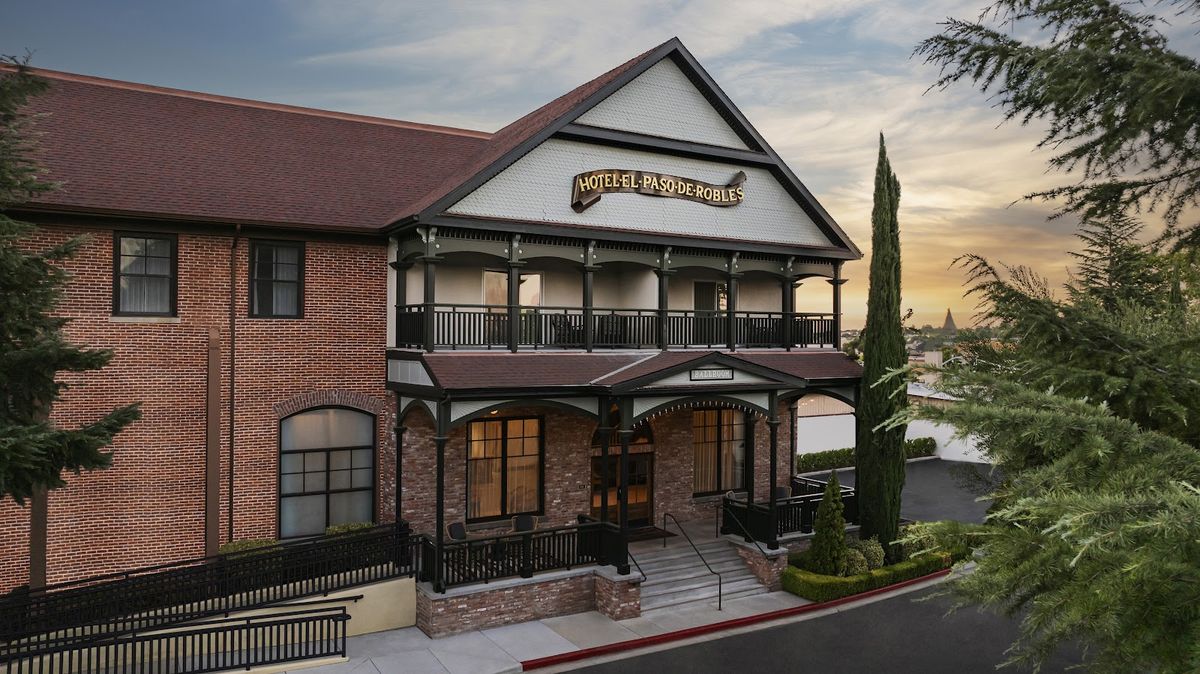 SummerWood Inn — vineyard estate bed and breakfast on Highway 46 West in Paso Robles wine country