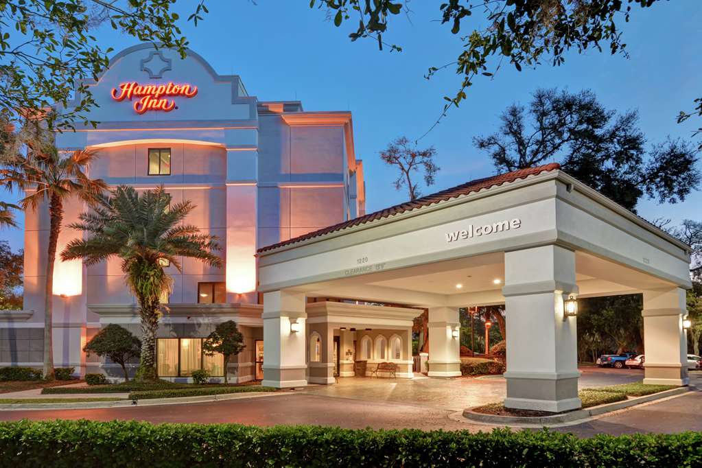 Holiday Inn Express Ponte Vedra Beach — budget-friendly modern hotel near A1A