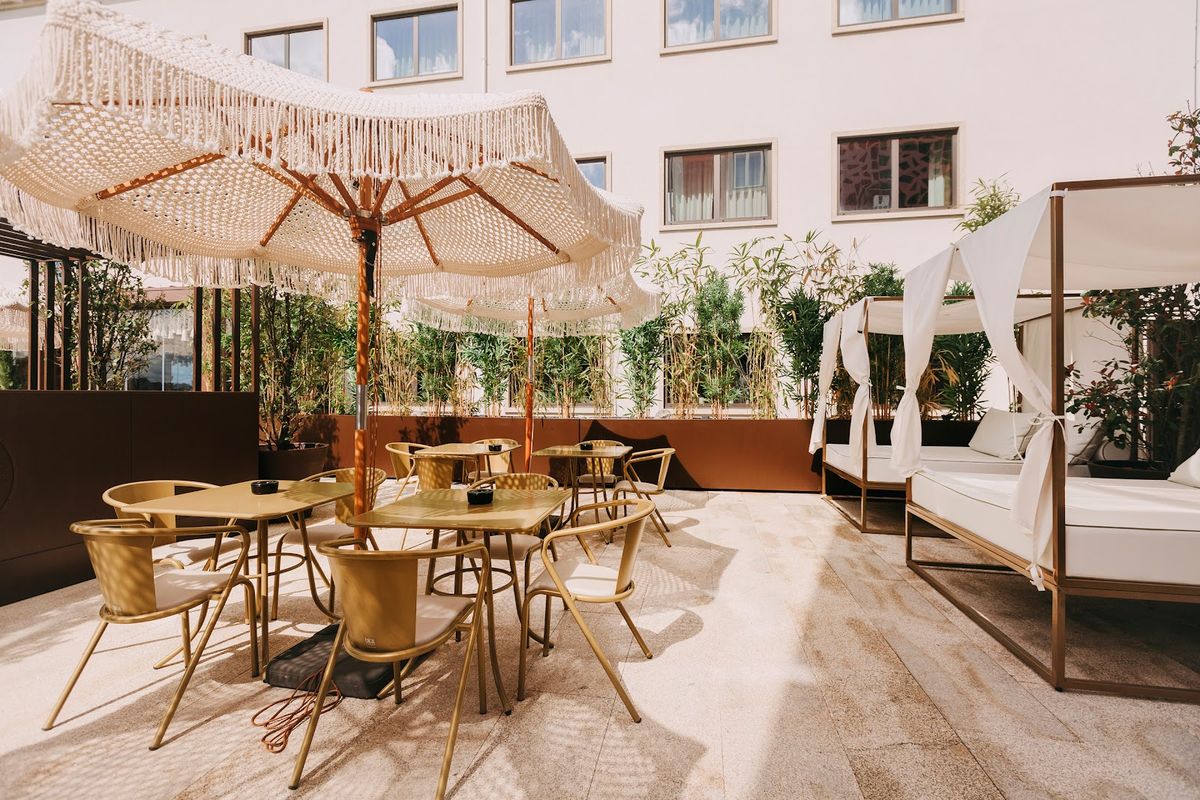 Pestana Palácio do Freixo Porto — luxury hotel in restored 18th century baroque palace with 87 rooms beside Douro River