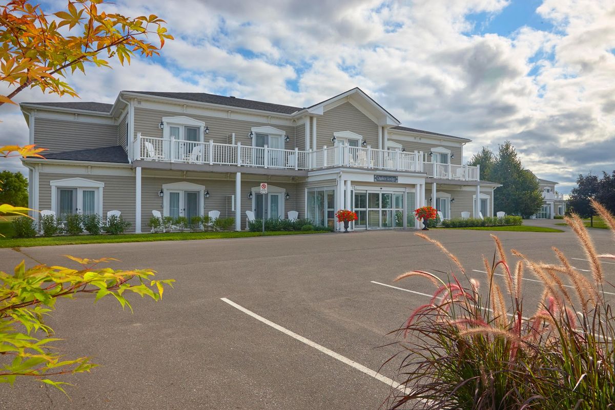 Mariners Restaurant & Inn Waupoos — vineyard estate inn on Lake Ontario, Prince Edward County