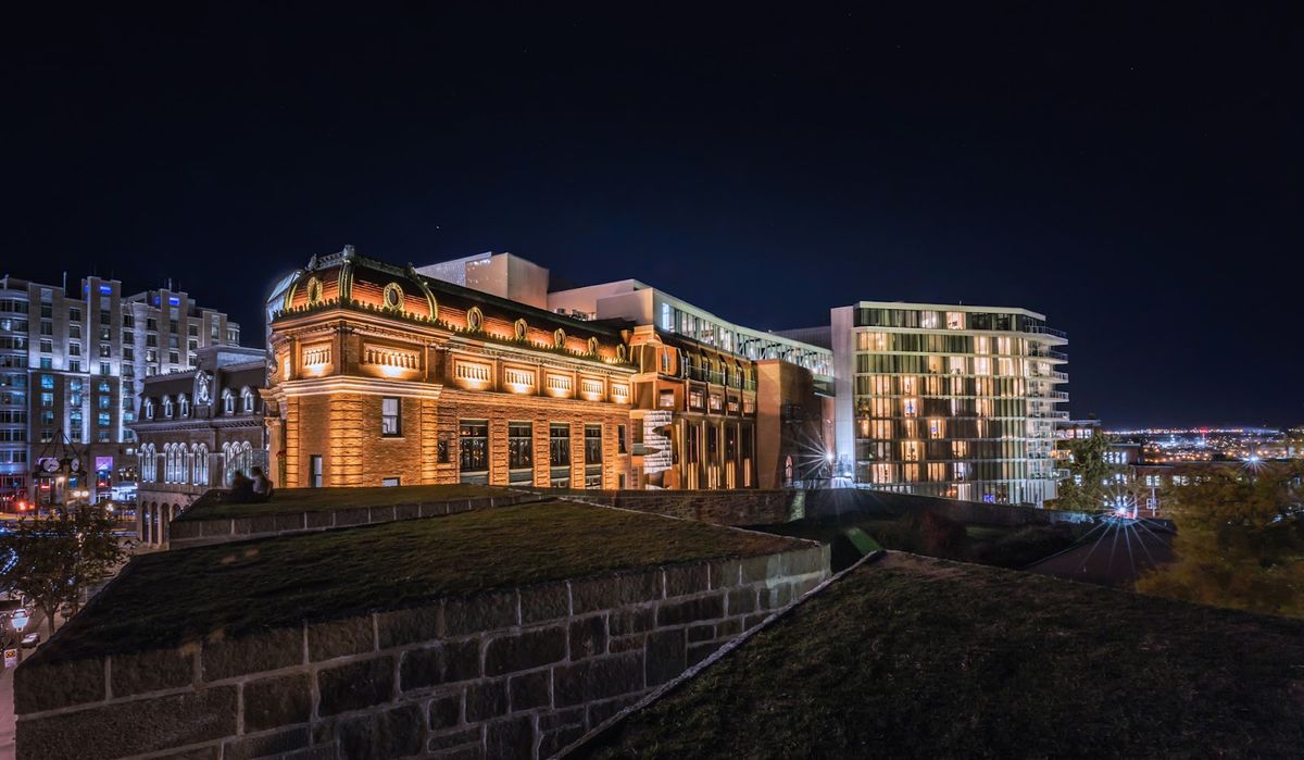 Hotel Pur — Tribute Portfolio modern design hotel in Saint-Roch district, trendy Quebec City