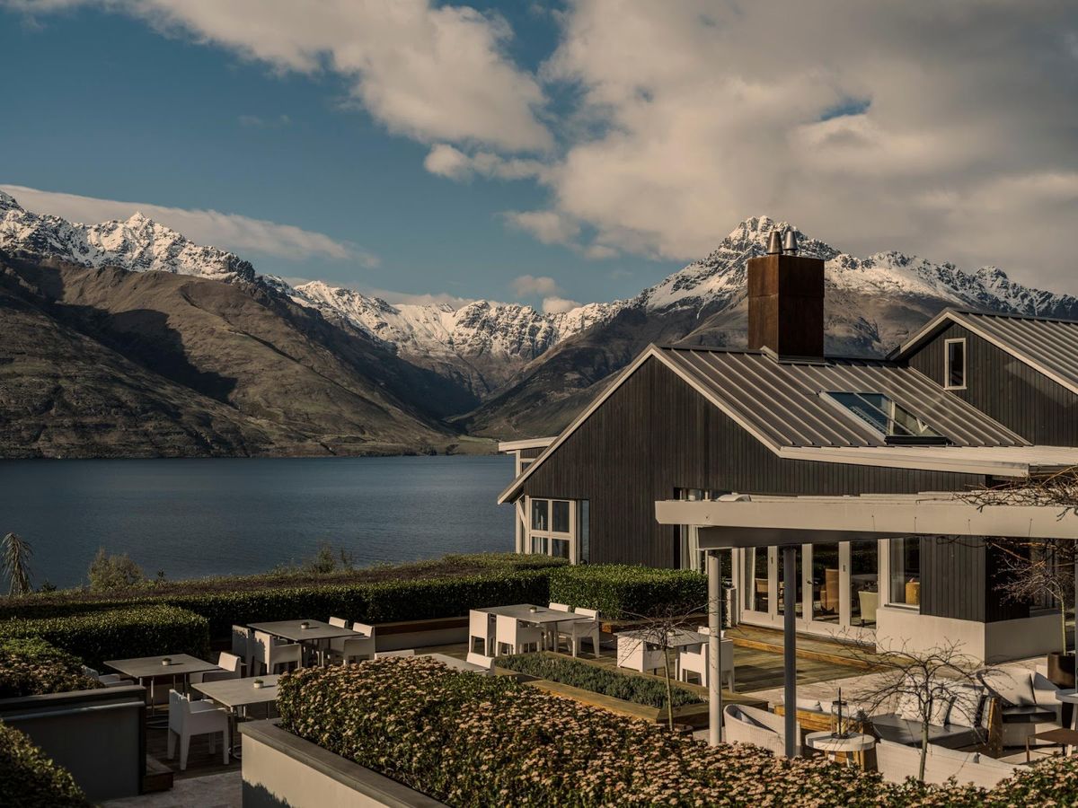 Blanket Bay Lodge — luxury 12 suite wilderness lodge in Glenorchy with panoramic Lake Wakatipu and mountain views