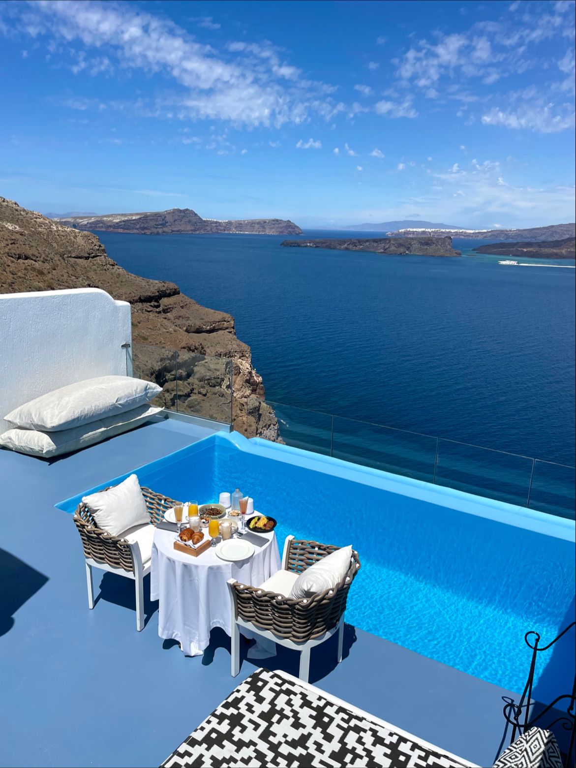Astarte Suites