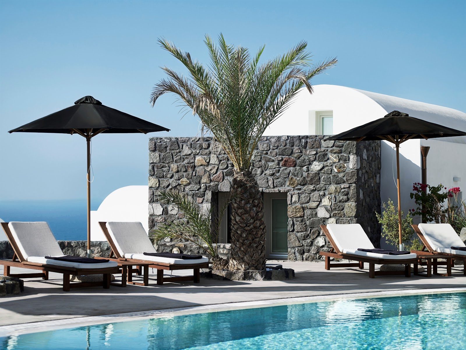 Santo Maris Oia Luxury Suites & Spa — 60 suites with private