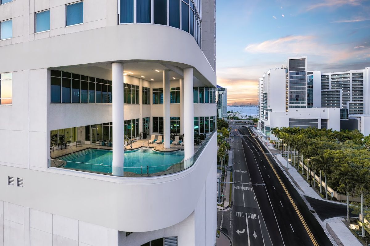Hotel Indigo Sarasota — downtown boutique hotel near Burns Court arts district