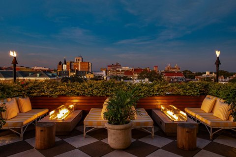 Perry Lane Hotel