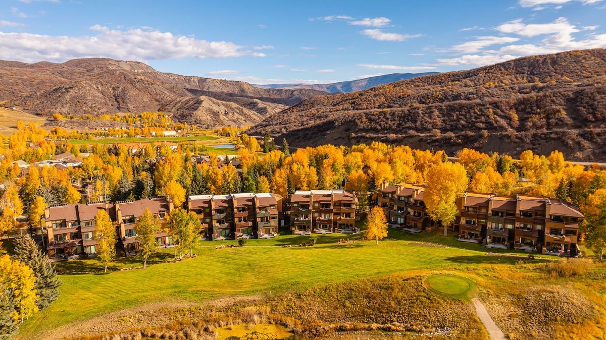 Wood Run V — luxury private chalet rentals on the Wood Run trail in Snowmass