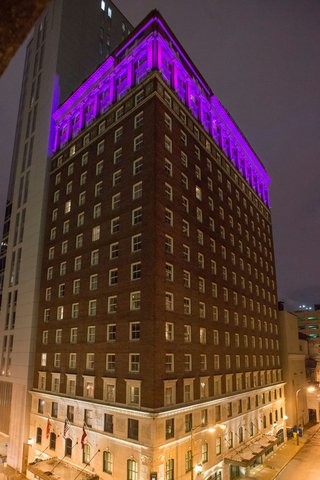 Marriott St. Louis Grand — large convention hotel in downtown St. Louis steps from America's Center