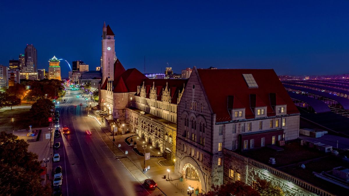 The Cheshire — English Tudor boutique hotel near Forest Park and Clayton, St. Louis