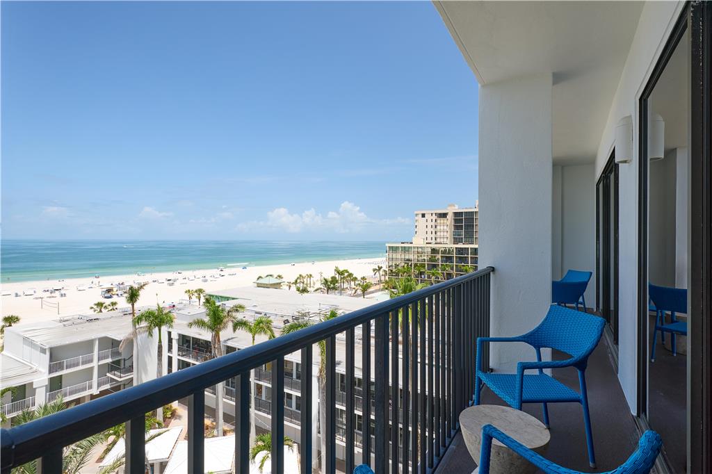 Hilton St. Petersburg Bayfront — modern downtown hotel near Salvador Dalí Museum and waterfront