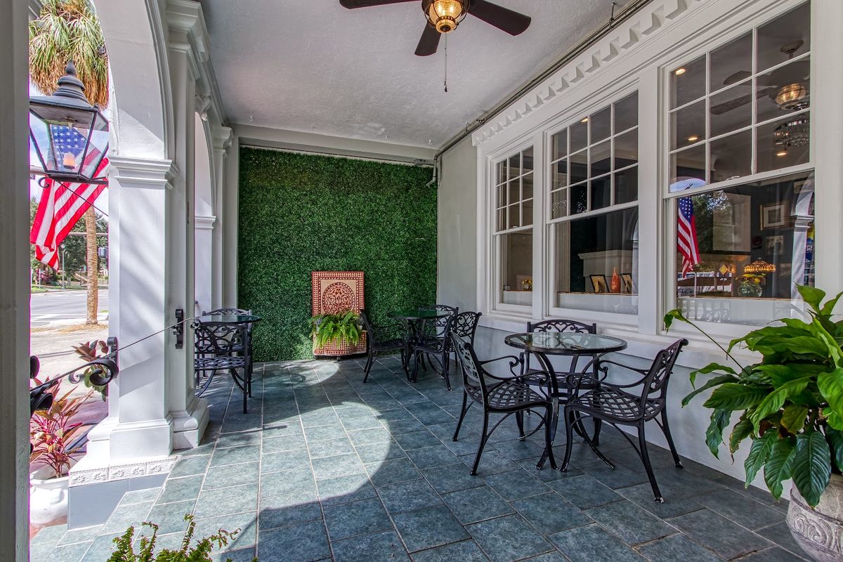 Hyatt Place St. Petersburg Downtown — modern business hotel near Tropicana Field and waterfront