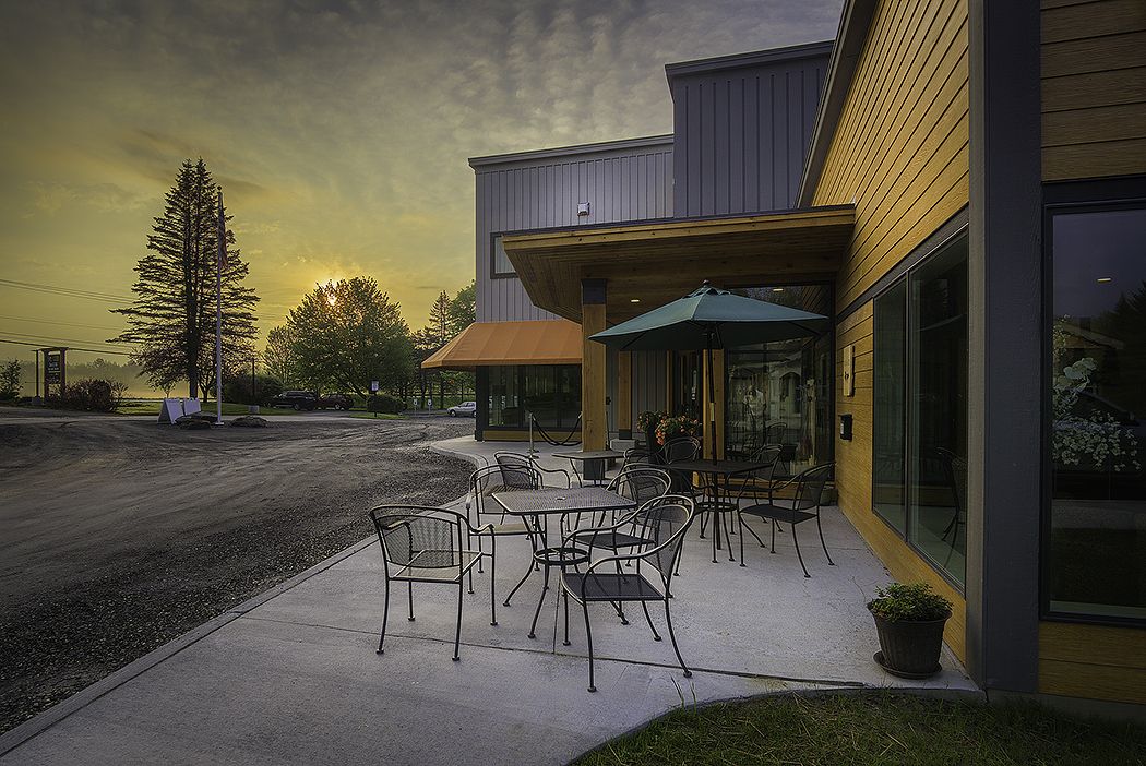 Honeywood Inn Stowe Vermont — small country lodge on nine acres along Mountain Road