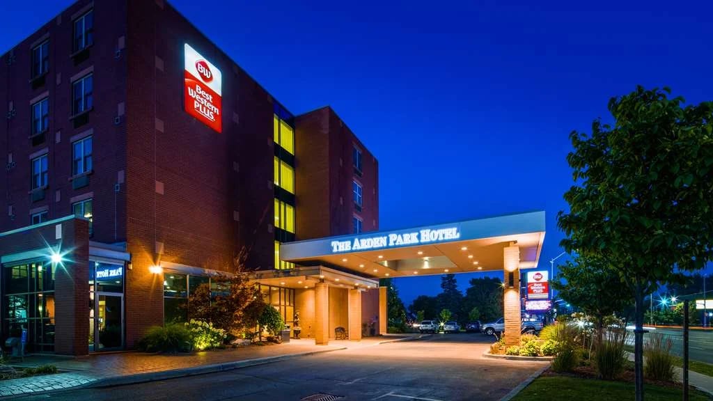 Hampton Inn Stratford Ontario — Hilton chain hotel with breakfast and indoor pool