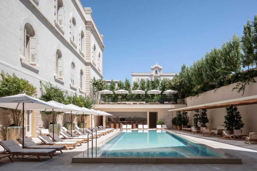 Hotel Montefiore — boutique 12 room luxury hotel in restored 1920s building on Montefiore Street