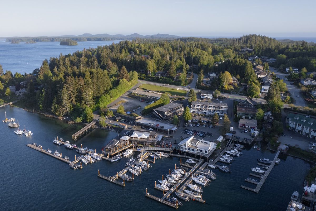 Middle Beach Lodge — heritage cedar lodge on a private cove between Mackenzie Beach and Cox Bay, Tofino