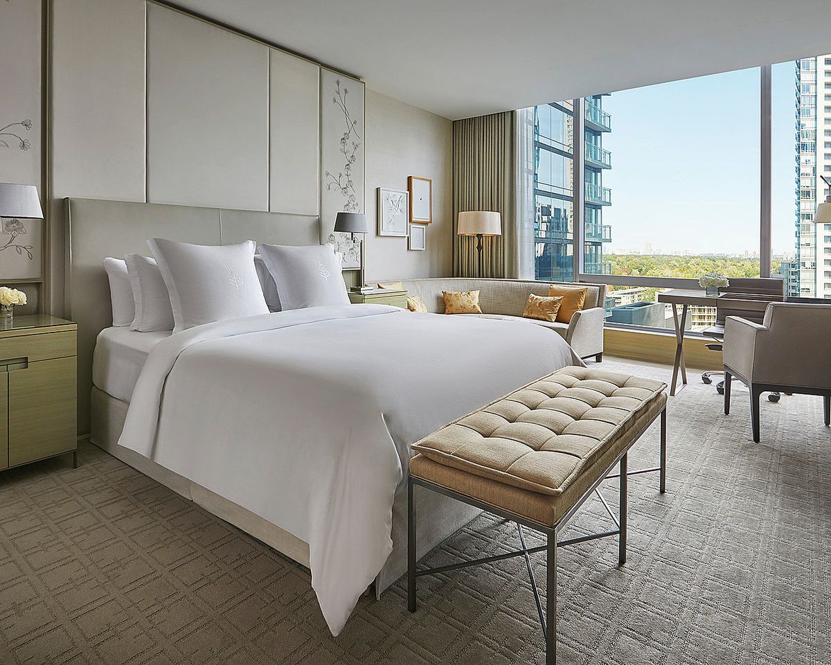 Four Seasons Hotel Toronto — Toronto — additional view 2